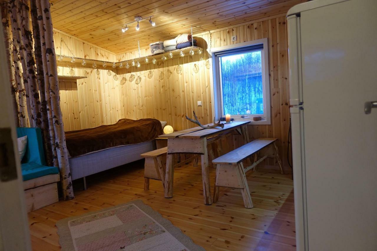 Wild Caribou'S Wildwood Cabin Lakselv Bagian luar foto