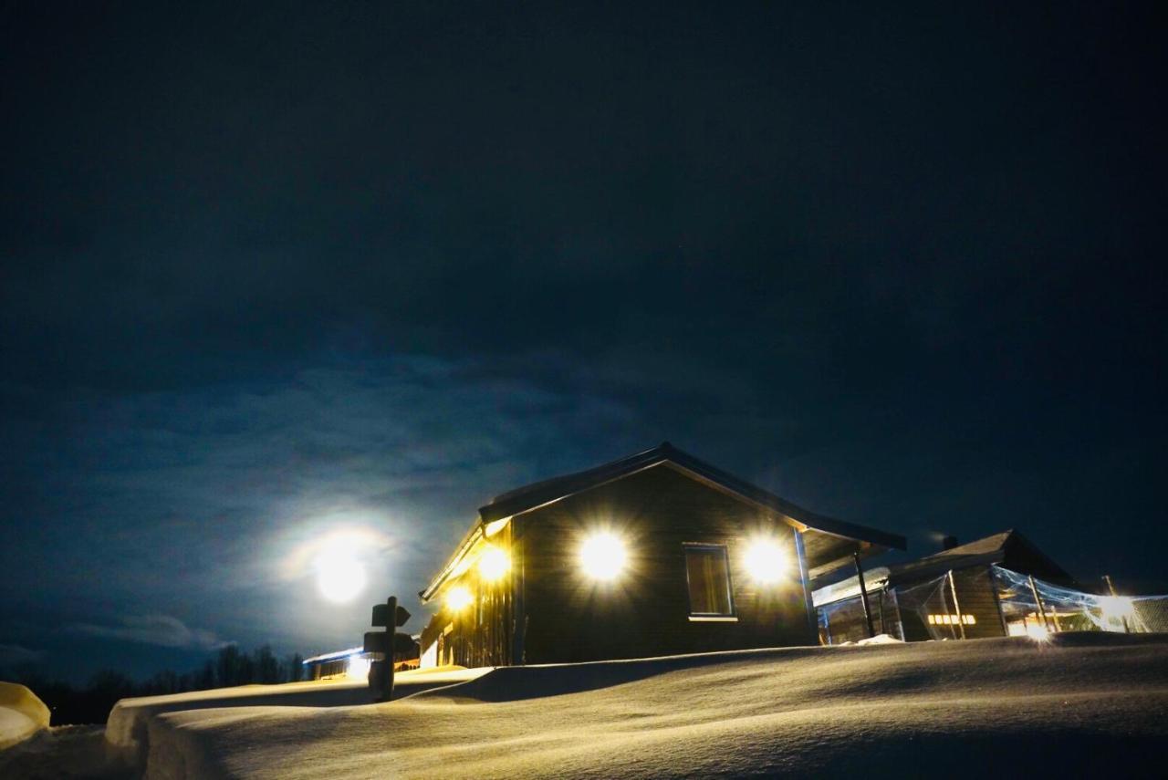 Wild Caribou'S Wildwood Cabin Lakselv Bagian luar foto
